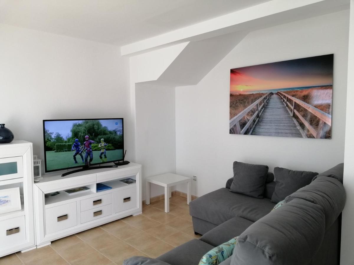 Villa Diplomado Es Mercadal Bagian luar foto
