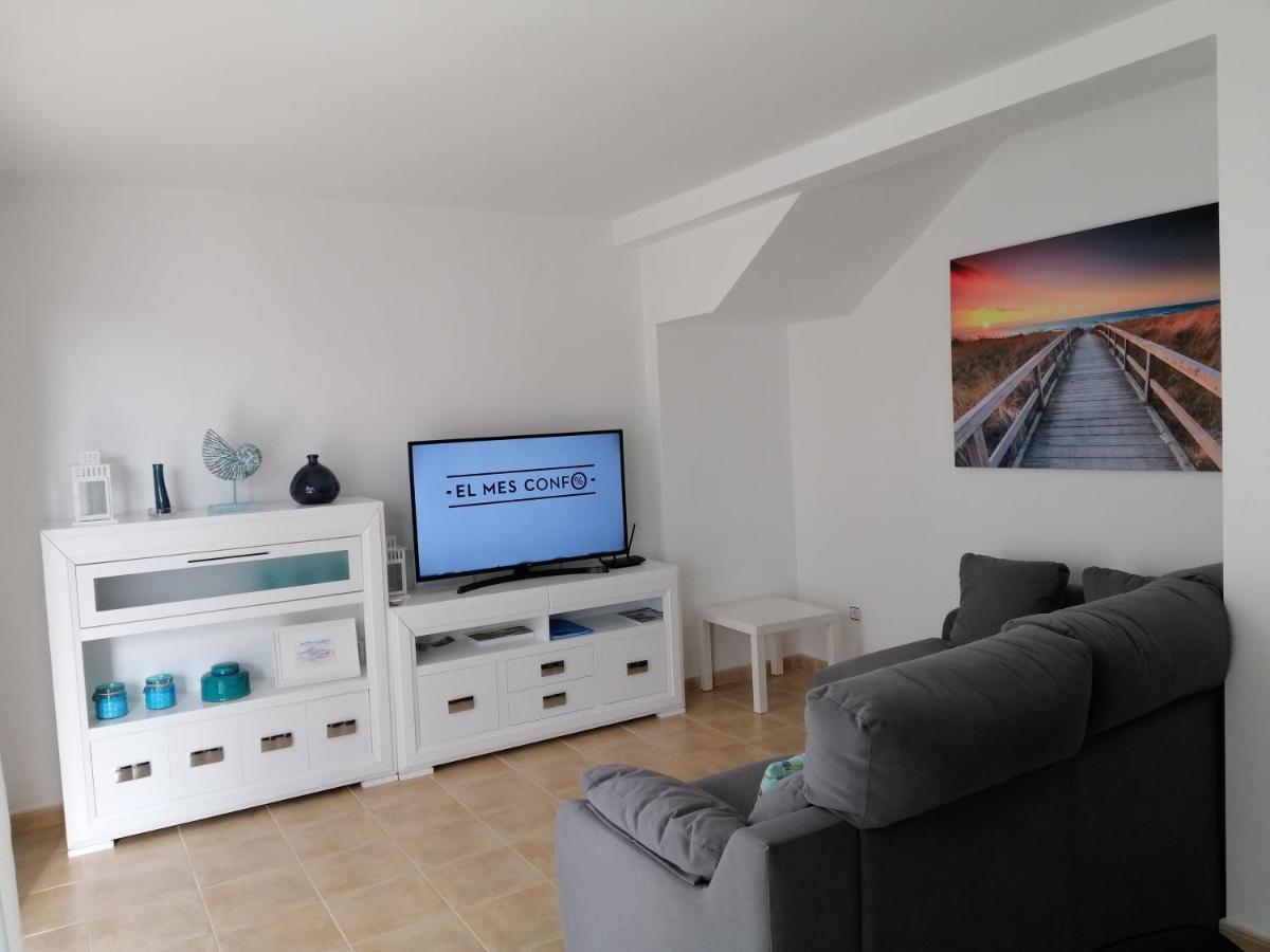 Villa Diplomado Es Mercadal Bagian luar foto