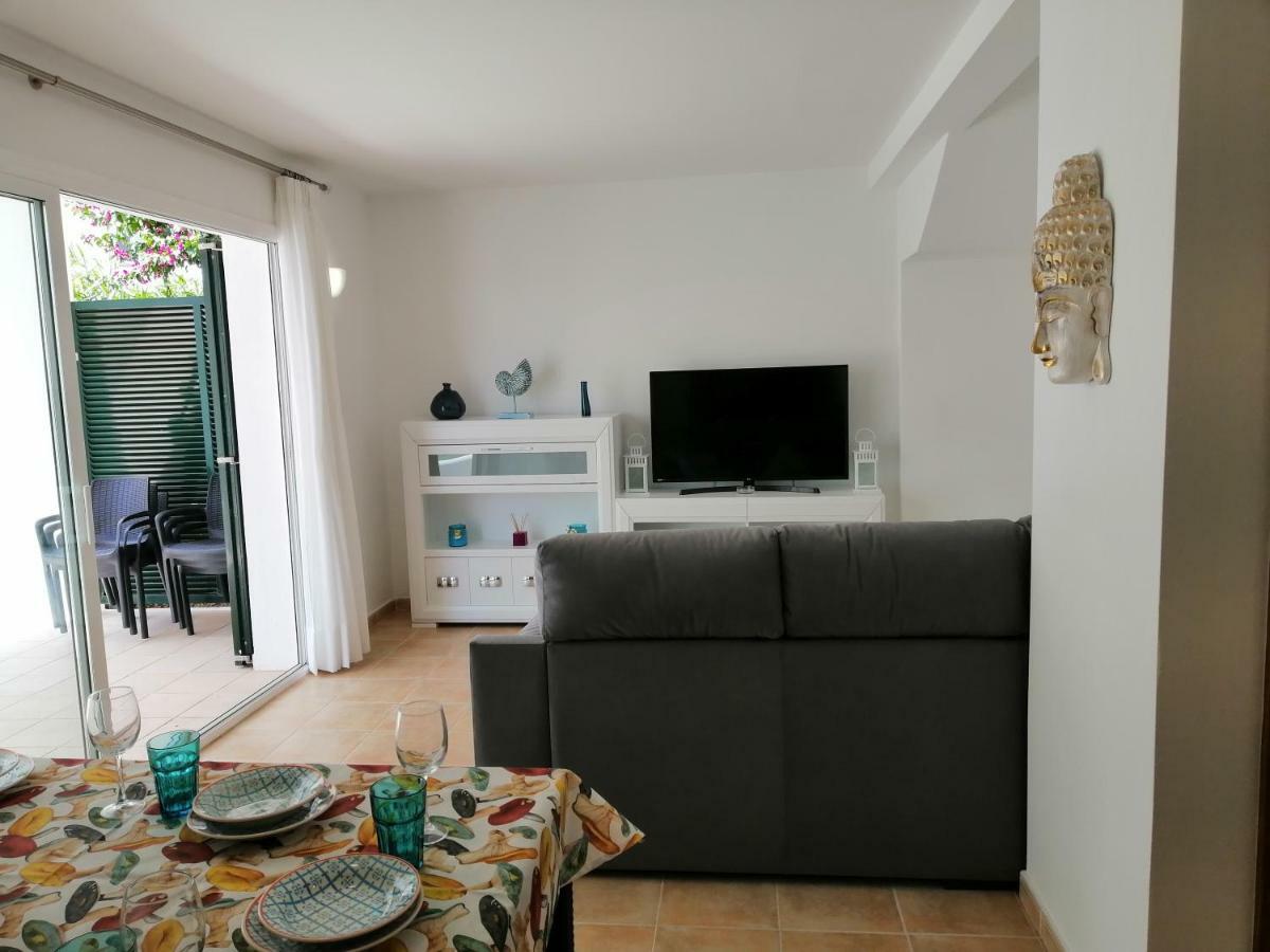 Villa Diplomado Es Mercadal Bagian luar foto