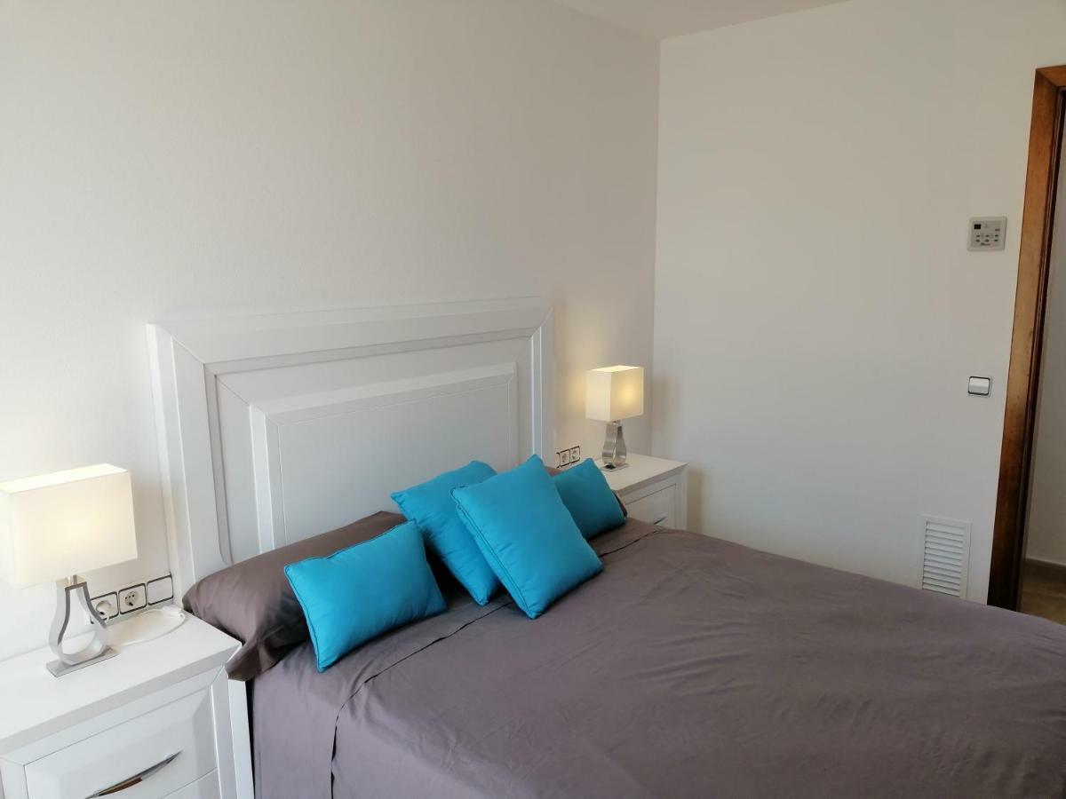 Villa Diplomado Es Mercadal Bagian luar foto